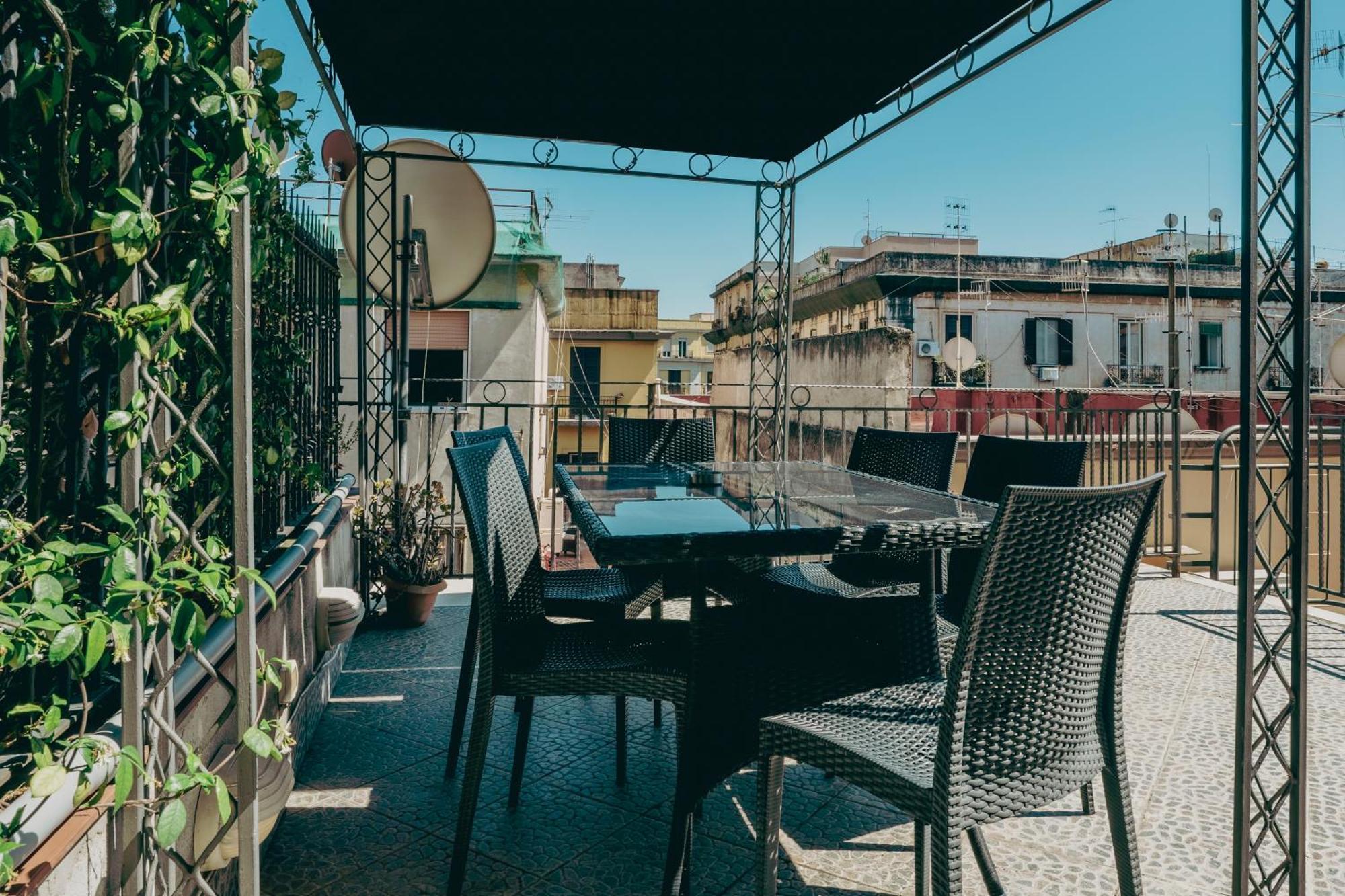 La Bella Vita Luxury Apartament And Travel Solution Napoli Exterior foto