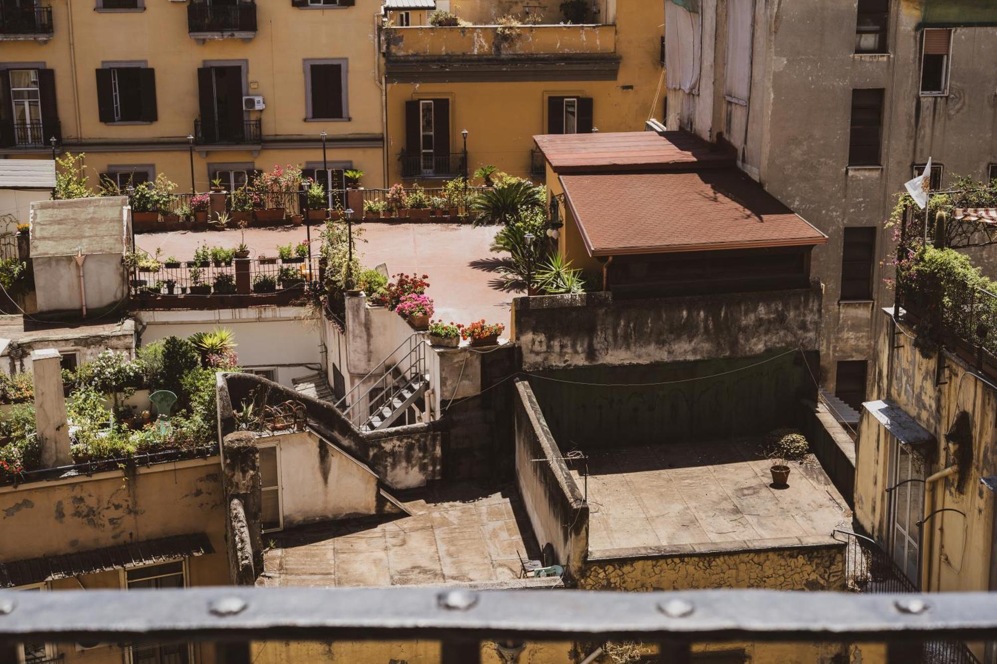La Bella Vita Luxury Apartament And Travel Solution Napoli Exterior foto